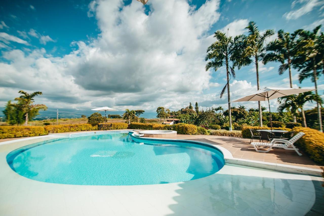Hotel Arrayanes Del Quindio Montenegro Bagian luar foto