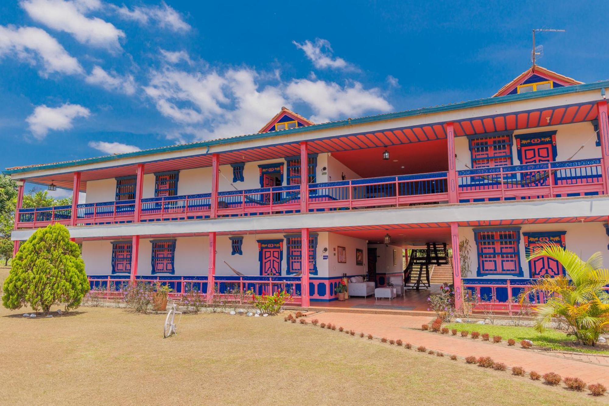 Hotel Arrayanes Del Quindio Montenegro Bagian luar foto