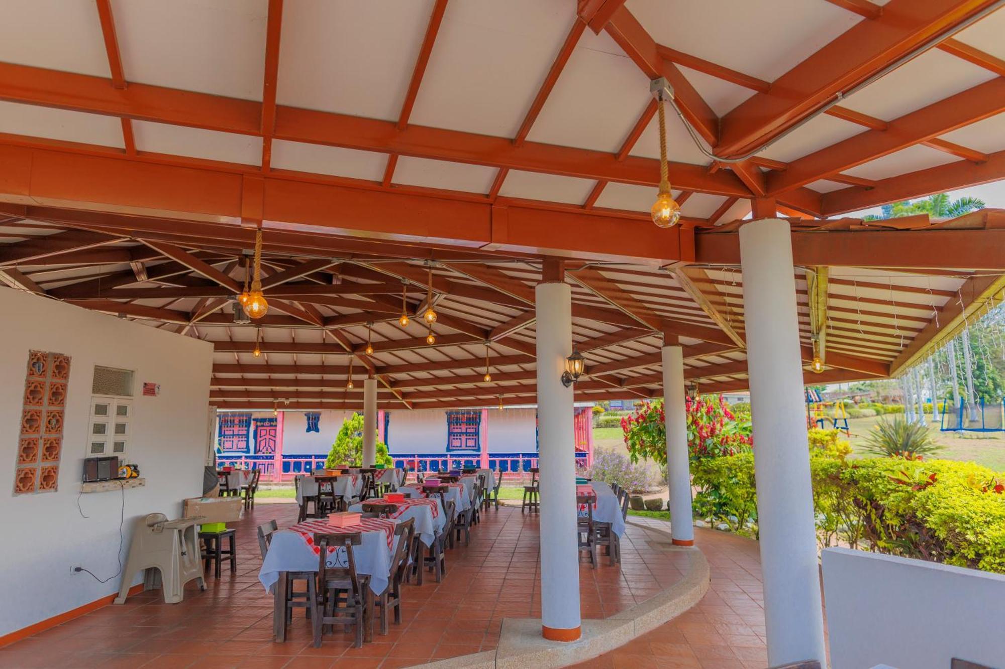 Hotel Arrayanes Del Quindio Montenegro Bagian luar foto