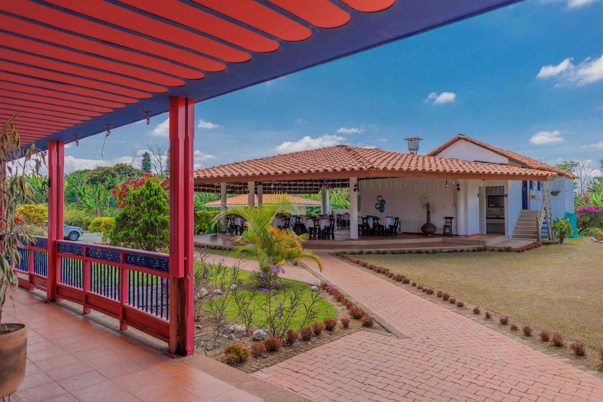 Hotel Arrayanes Del Quindio Montenegro Bagian luar foto