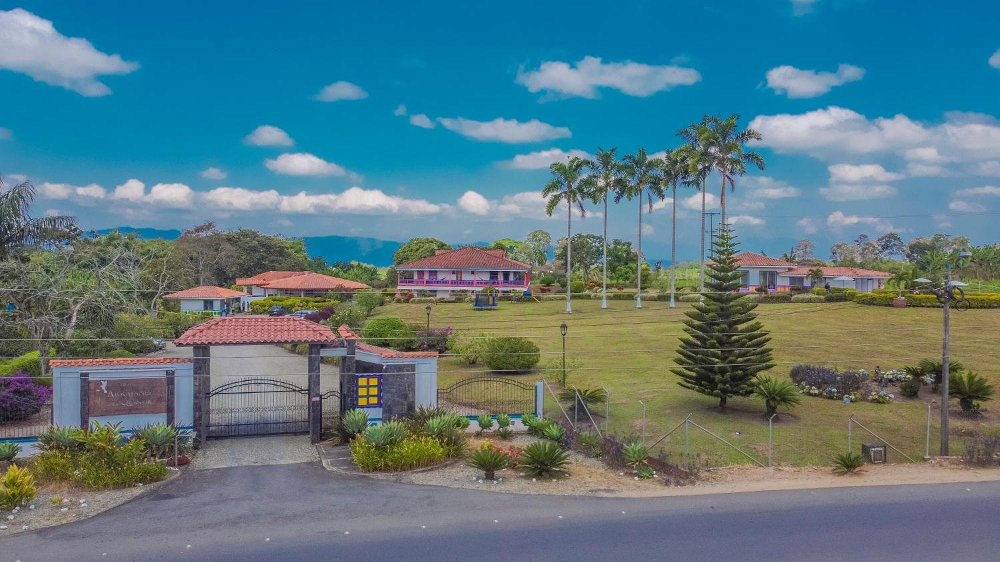 Hotel Arrayanes Del Quindio Montenegro Bagian luar foto